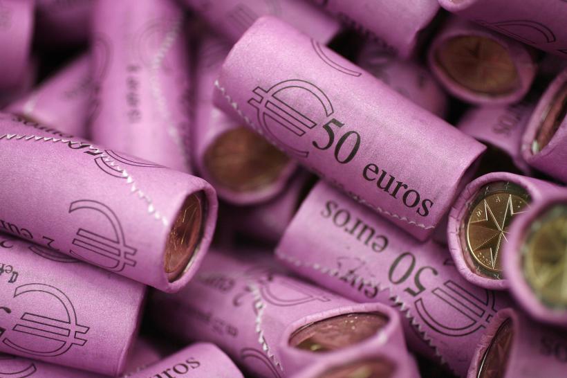 Euro a trecut de 3,5 lei