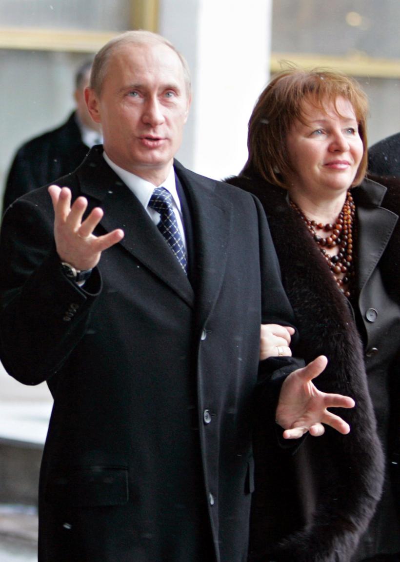 Secretul Rusiei: Cui ii foloseşte victoria obţinută de Vladimir Putin in legislative? 