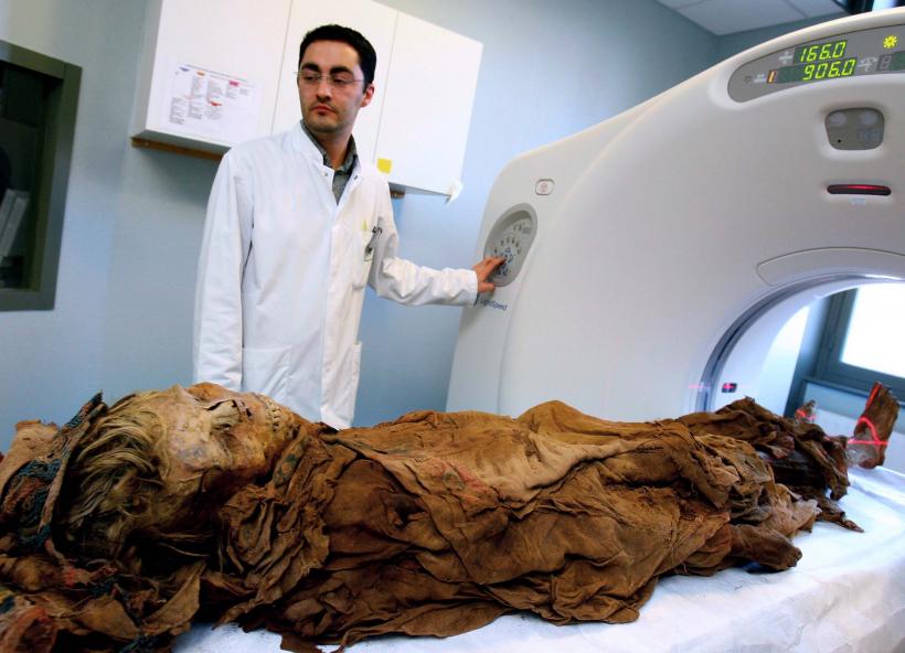 Cu mumia la RMN