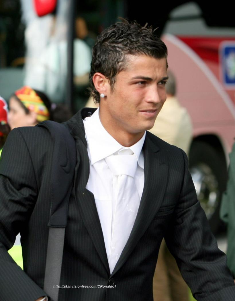 Ronaldo, amendat pentru geamurile fumurii de la maşină