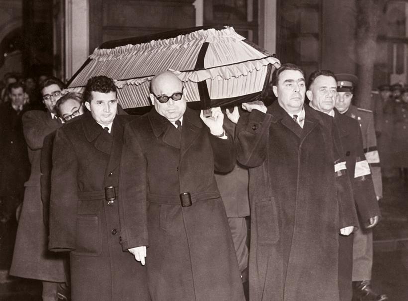 Ceauşescu i-a confiscat ţuica lu’ soacră-sa