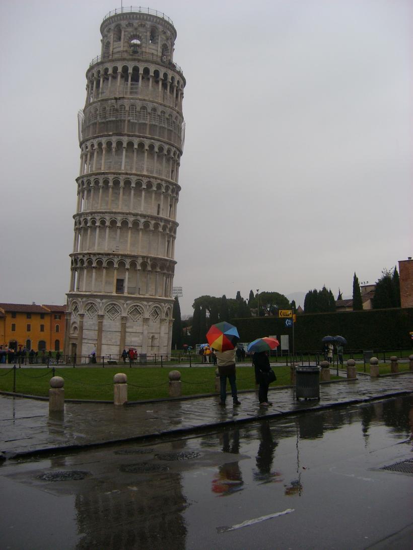 Pisa, un oraş al turnului