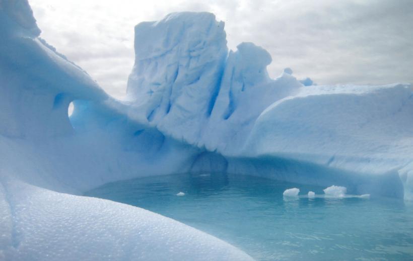 Antarctica: Topirea ghetarilor s-a accelerat
