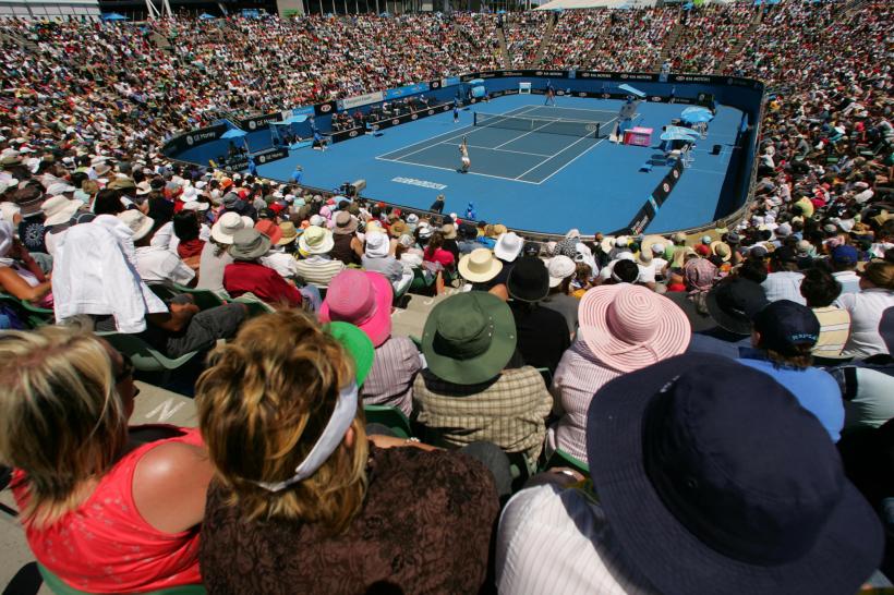 Tenis de câmp/ Gaze lacrimogene la Openul Australiei