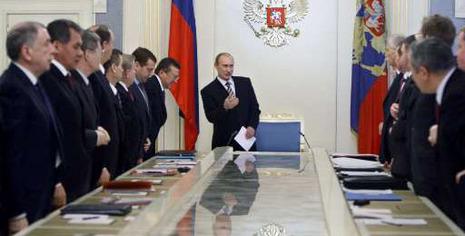 Putin amână decizia de a fi prezent la Summit-ul NATO de la Bucureşti