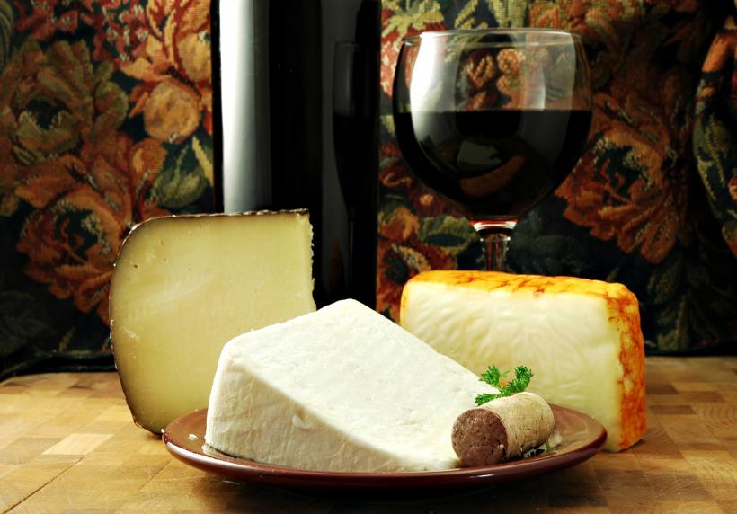 Cinci motive pentru a mânca brânză