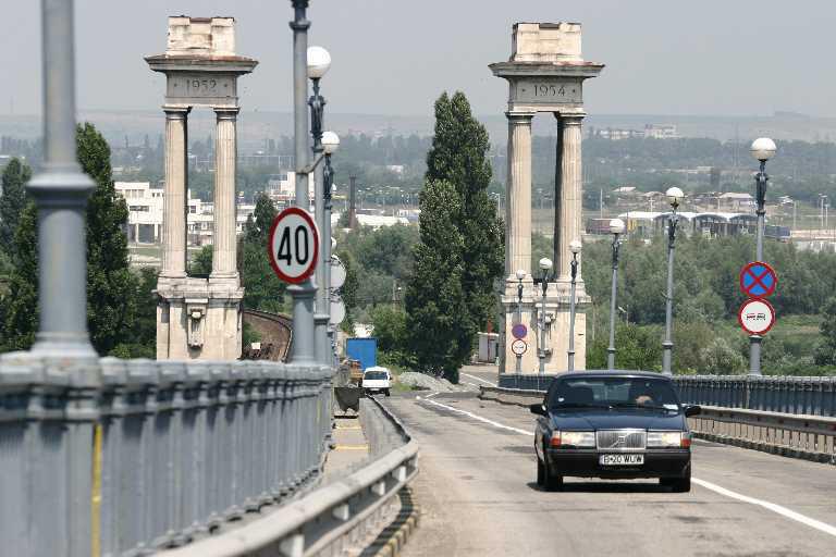 S-a schimbat modificarea: Taxă mărită pe podul Giurgiu-Ruse