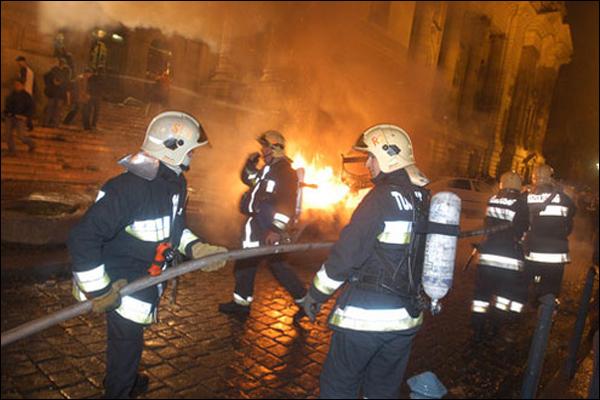 Bucureşti/ O explozie lasă zeci de familii în stradă