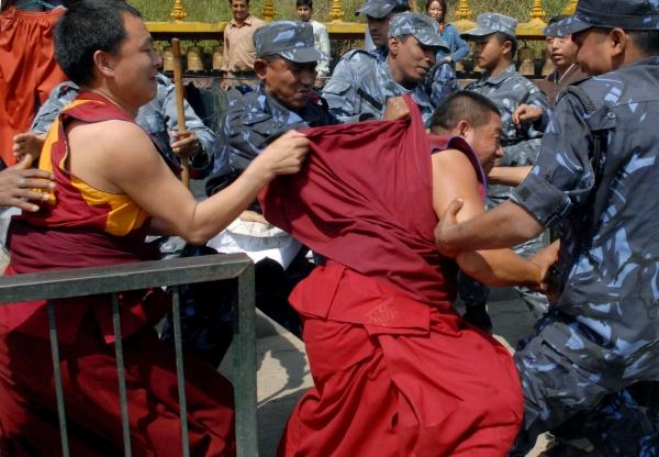 China măreşte numărul soldaţilor în Tibet