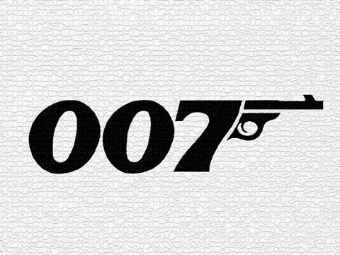 James Bond lovit de blesteme
