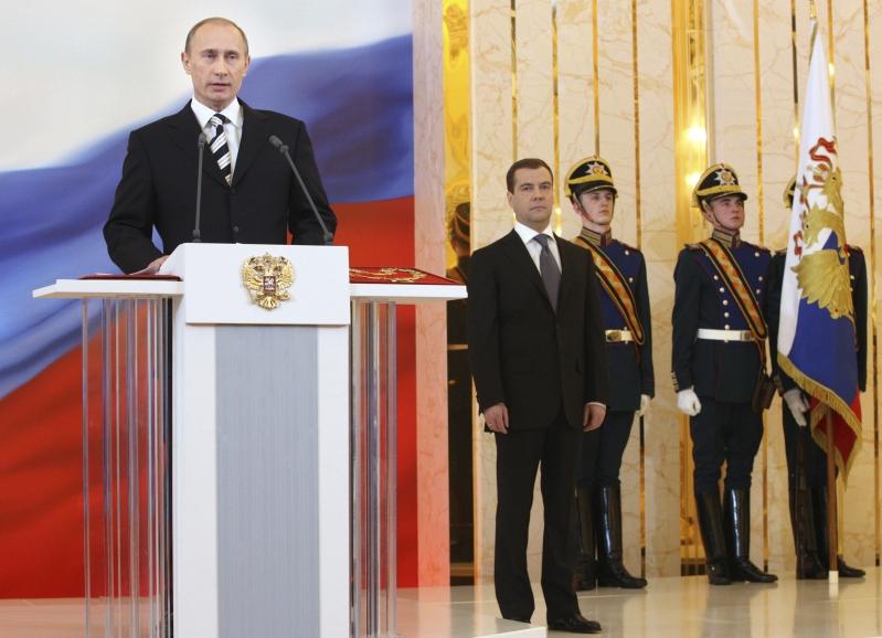 Rusia / Viktor Zubkov i-a cedat scaunul lui Vladimir Putin