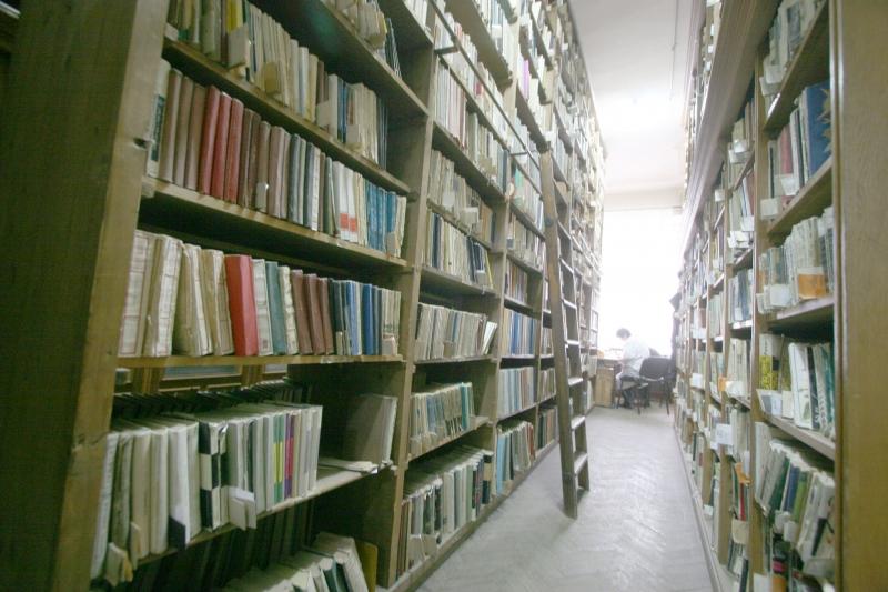 Biblioteci în gări