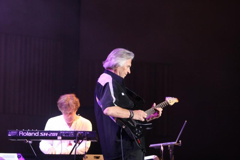 John McLaughlin în concert la Sala Palatului 