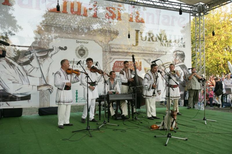 Festivalul “Tarafuri şi fanfare” vă aşteaptă!