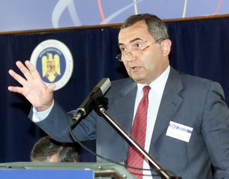 Lazăr Comănescu: Italia va respecta cetăţenii români