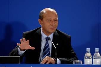 Băsescu: Spălarea banilor reprezintă o ameninţare la adresa securităţii naţionale (Video)
