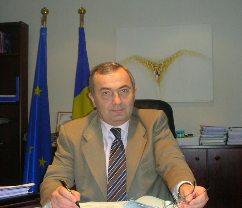 Lazăr Comănescu: „UE ne ajută să reunim eforturile împotriva corupţiei”