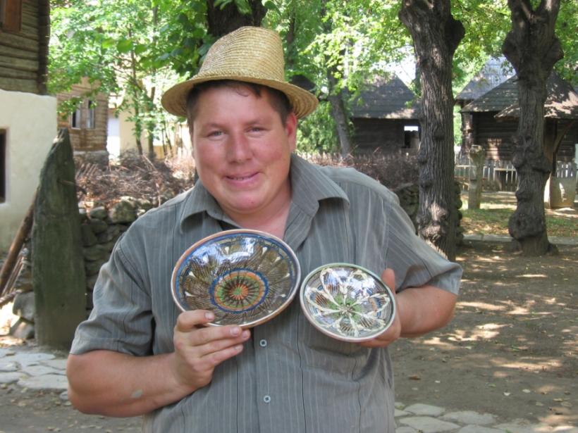 Muzeul satului 18363771