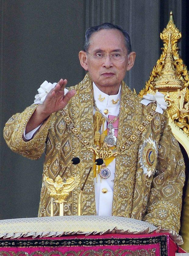 Regele Thailandei, avere de 35 mld. $