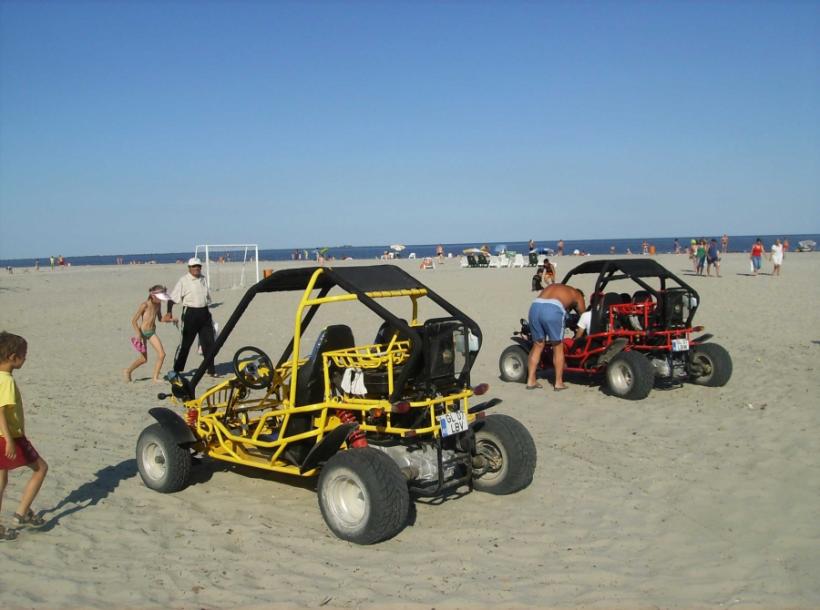ATV-urile de pe plaja virgină Sulina 18339246