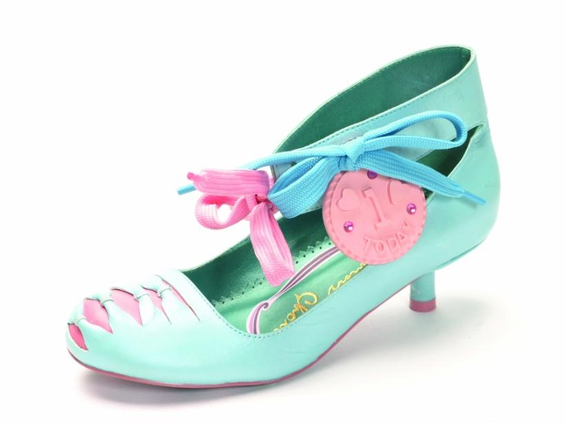 Muzeul virtual al pantofilor!   18363826