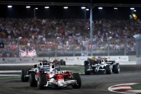 Fernando Alonso: Sper să mai pilotez în curse organizate nocturn