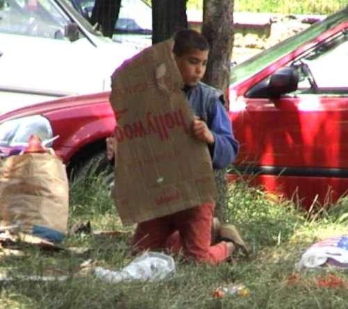 Peste 1000 de copii trăiesc pe străzile României
