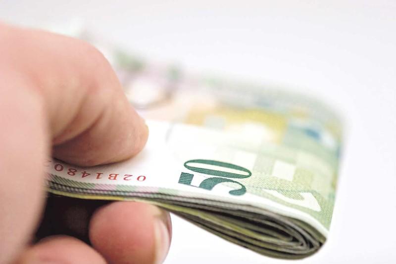 Creditele în franci elveţieni vor avea rate mai mari