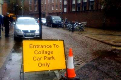 Nici la Cambridge nu se mai scrie corect! 