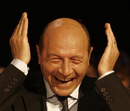 Băsescu împlineşte astăzi 57 de ani    