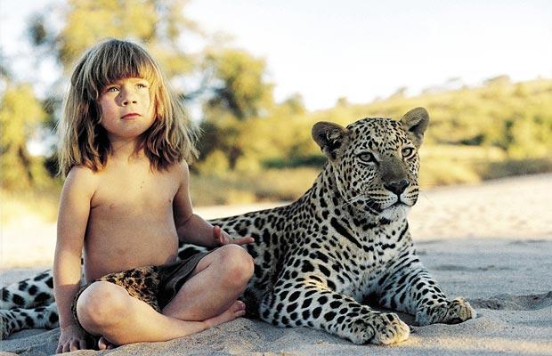 Mowgli exista! O fetita a fost adoptata de animalele salbatice din Africa