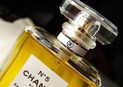 Chanel No. 5, cel mai celebru parfum al tuturor timpurilor