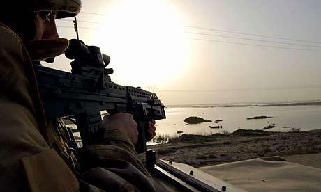  The Guardian: Marea Britanie îşi va retrage trupele din Irak până în iunie