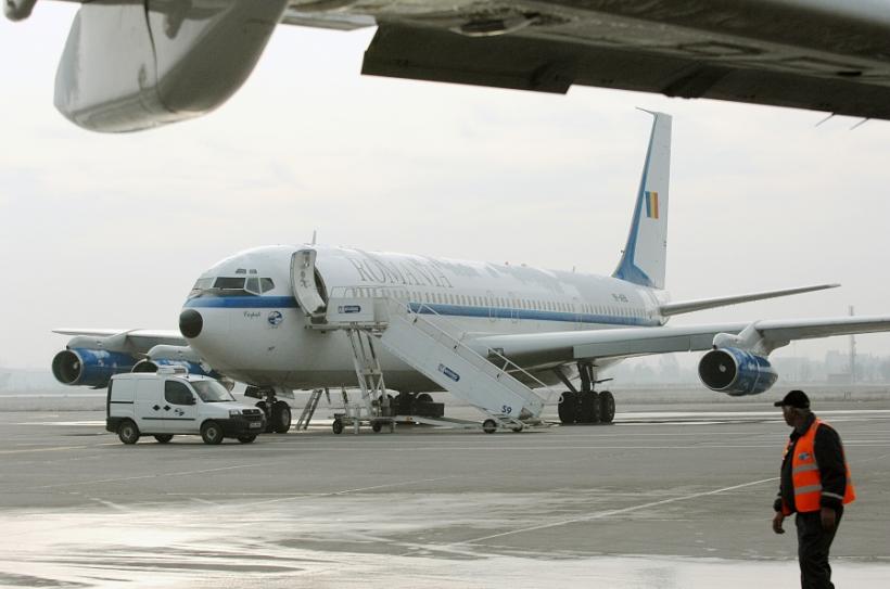 DIN CAUZĂ DE CONDENS/Aeronava lui Băsescu, trasă pe dreapta