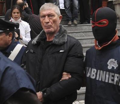Lider al mafiei siciliene, găsit spânzurat în arest      