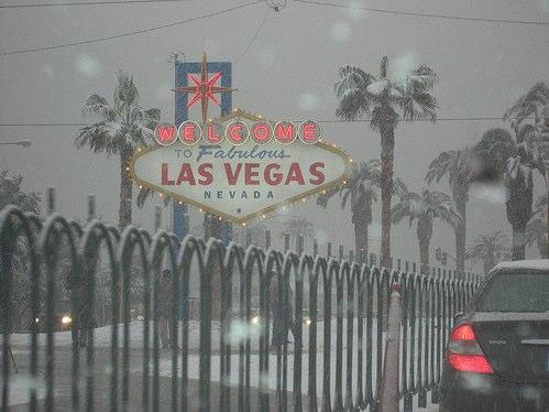 Las Vegas, oraşul jocurilor de noroc, acoperit de ninsoare