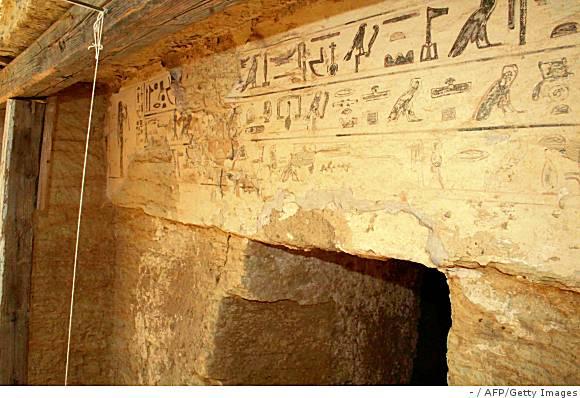 Două morminte, vechi de 4.000 de ani, descoperite în apropiere de Cairo 