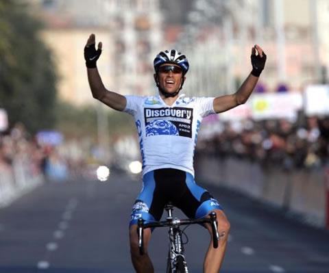 Ciclistul Alberto Contador primeşte trofeul "Fausto Coppi"
