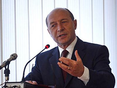 Băsescu: Creşterea salariilor magistraţilor prin hotărâre judecătorească este un abuz
