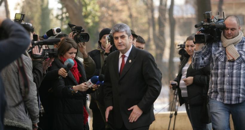 Gabriel Oprea: Am demisionat din funcţia de ministru al Administraţiei şi Internelor
