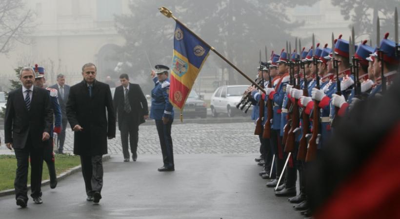 DRAGNEA, IGNORAT/Băsescu i-a dat ţeapă
