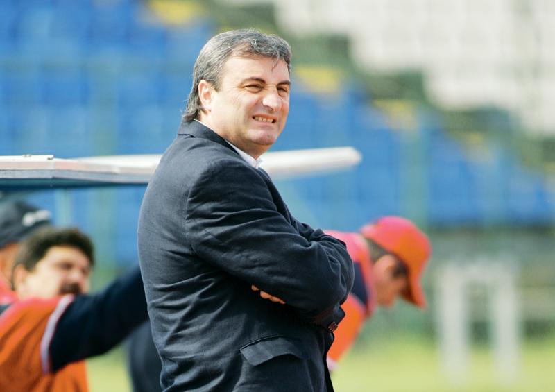 AEL Limassol îl vrea antrenor pe Mihai Stoichiţă