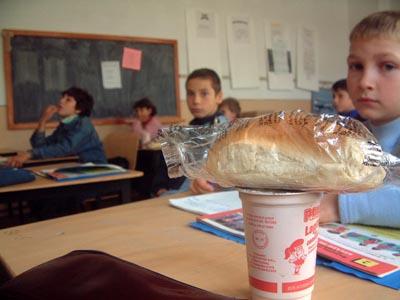 Masa caldă "after-school" înlocuieşte "cornul şi laptele 