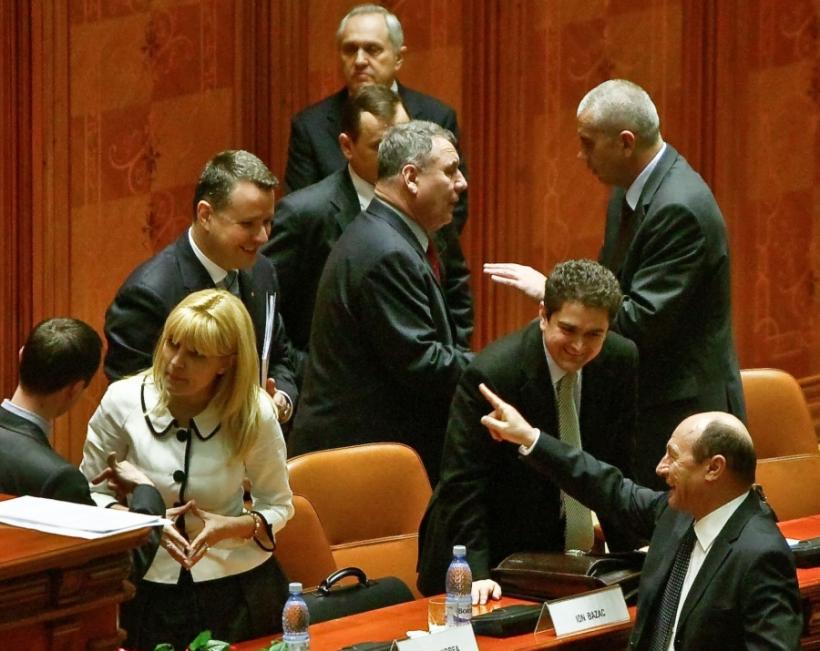 LOBBY &Icirc;N PARLAMENT /Băsescu s-a îndrăgostit subit de banii de la FMI