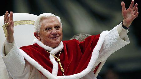 Papa ia apărarea românilor