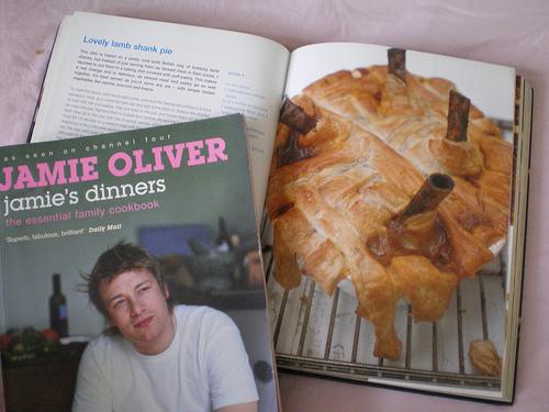 Jamie Oliver, cel mai bine vândut autor din Marea Britanie 