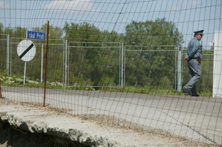 Moldova "închide" graniţa cu România