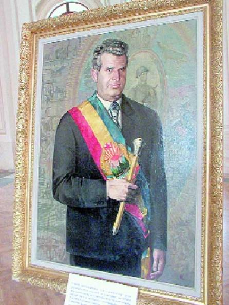 Nicolae Ceauşescu, de 15 ani preşedinte cu sceptru regal
