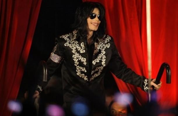 Michael Jackson se mută într-o zonă bântuită de fantome