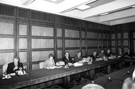 Ceauşescu a anunţat în şedinţa CPEx plata datoriei externe